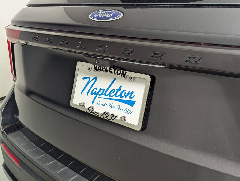 Used 2025 Ford Explorer ST-Line w/ ST-Line Street Pack image 9
