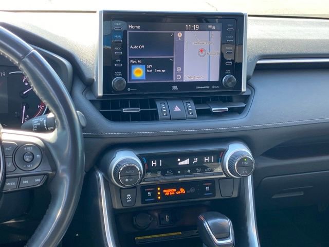 Used 2019 Toyota RAV4 Limited image 10