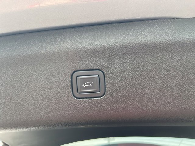 Used 2023 Buick Enclave Essence w/ Sport Touring Edition image 39