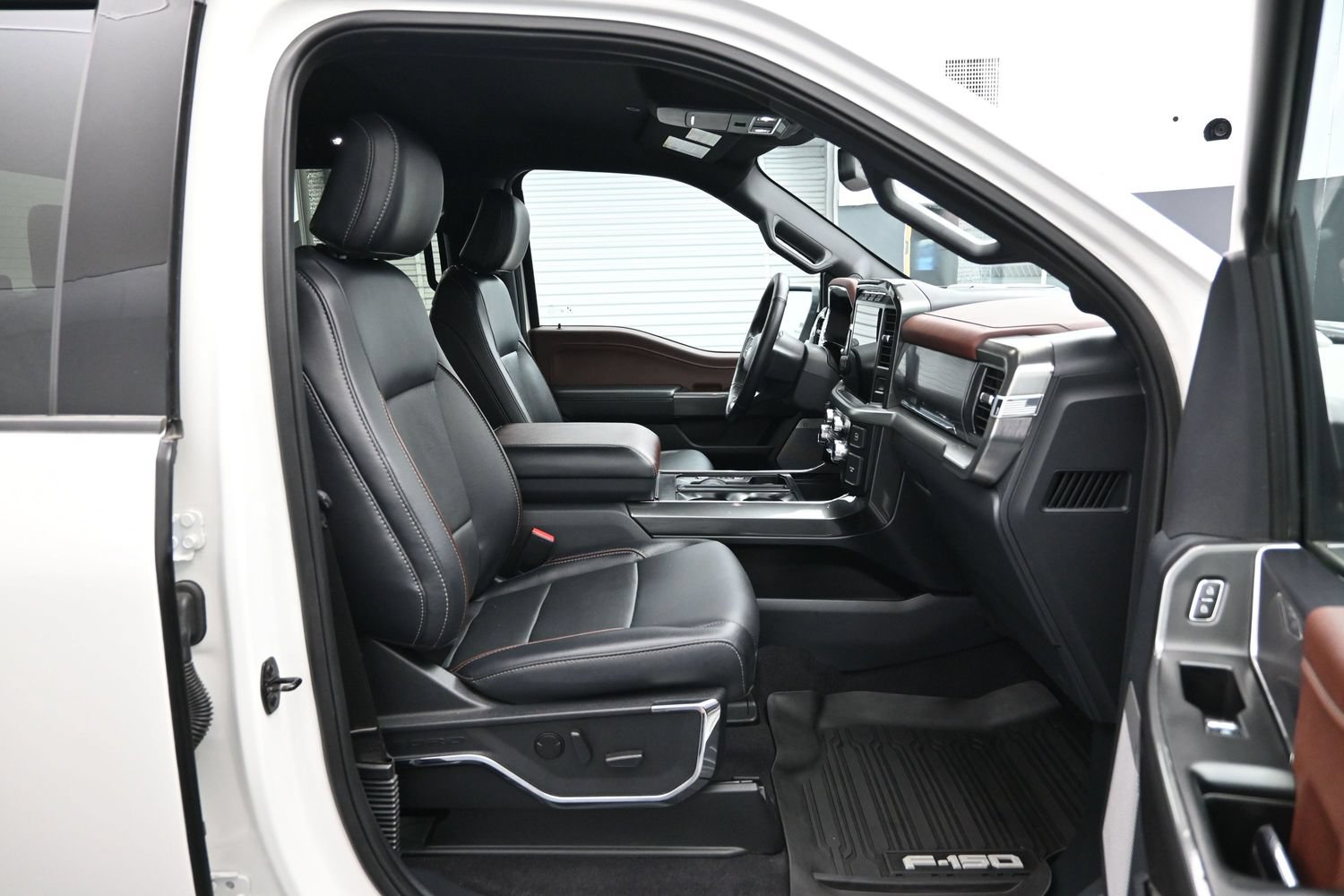 Used 2023 Ford F150 Lariat w/ Max Trailer Tow Package AWD/4WD image 13