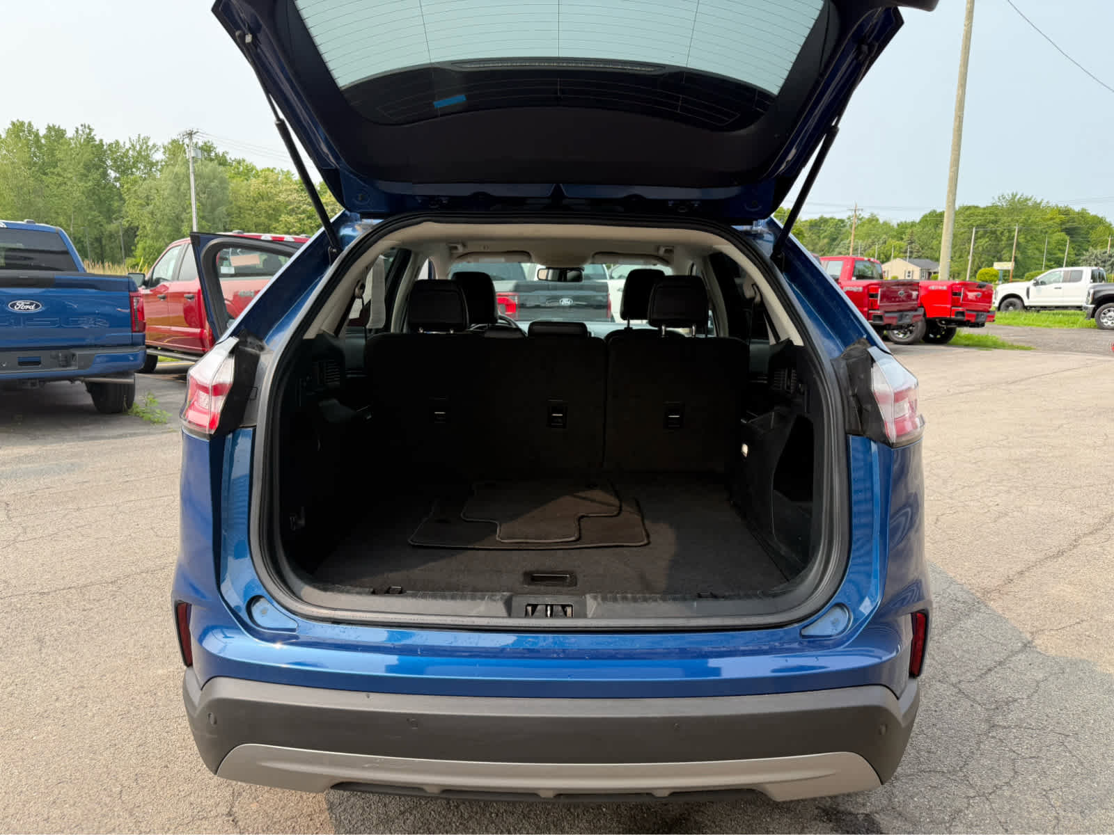 Used 2022 Ford Edge SEL image 18