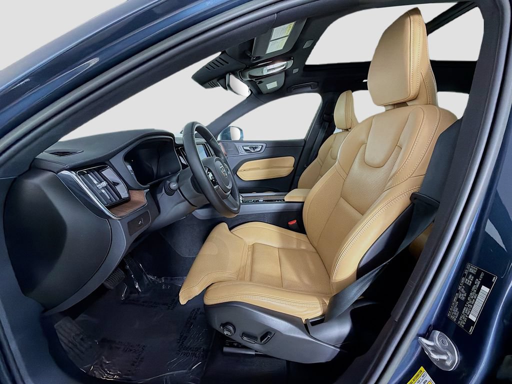 Used 2023 Volvo XC60 B5 Ultimate w/ Protection Package Premier FWD image 22