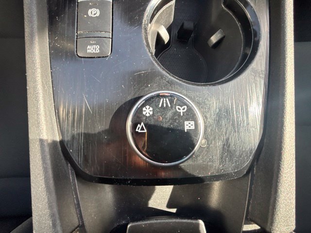 Used 2024 Nissan Rogue S AWD/4WD image 25