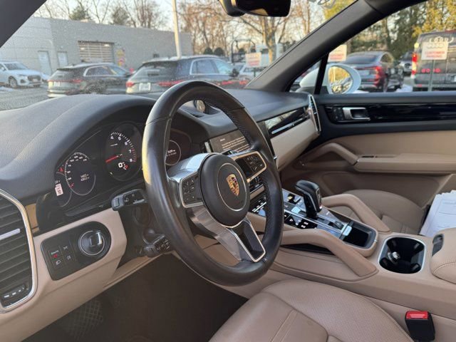Used 2023 Porsche Cayenne image 23