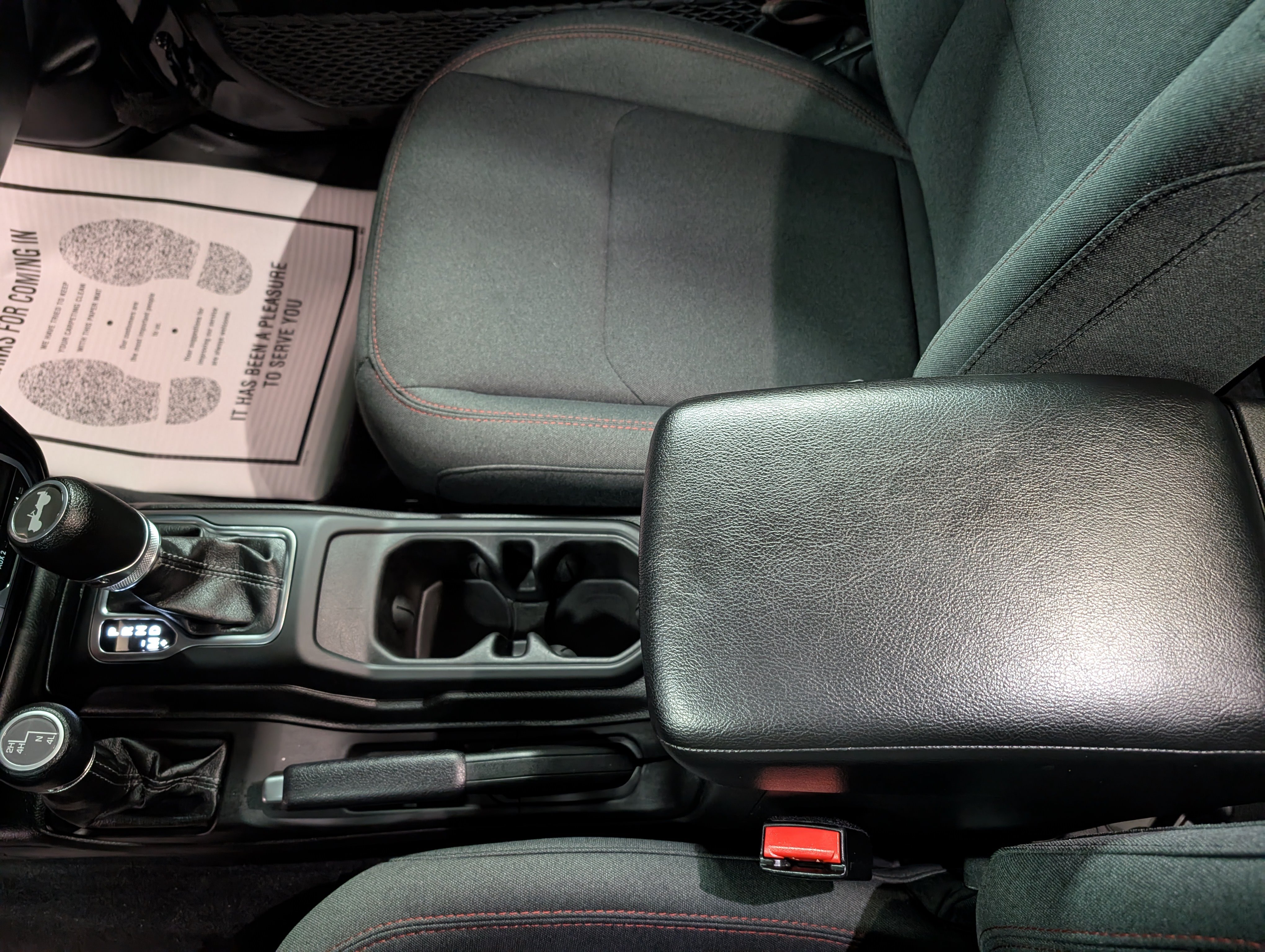 Used 2024 Jeep Wrangler Unlimited Rubicon AWD/4WD image 11