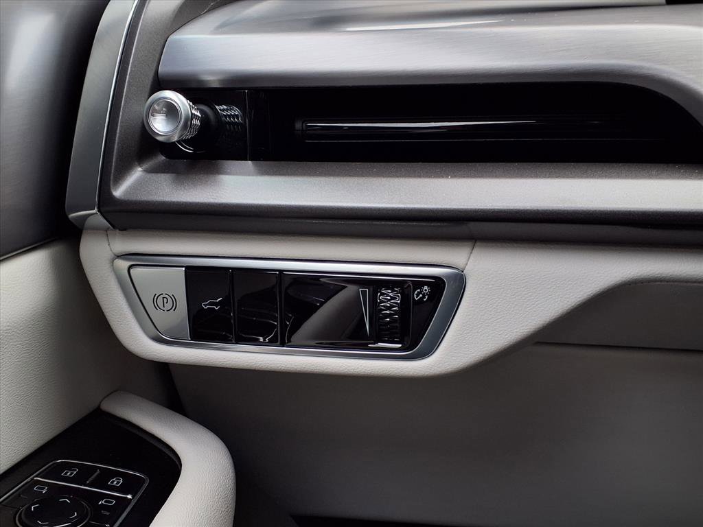 New 2026 Cadillac Vistiq Sport image 24