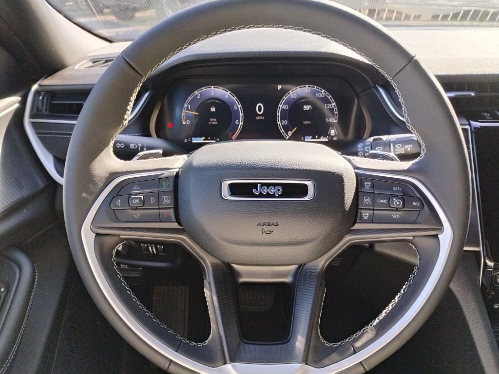 New 2025 Jeep Grand Cherokee Laredo w/ Trailer Tow Package image 36