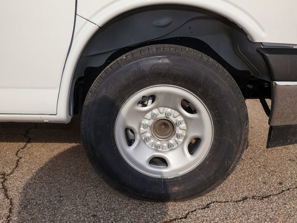 New 2026 GMC Savana 2500 w/ Driver Convenience Package image 21