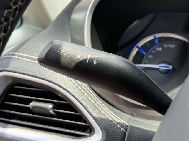 Used 2022 Chrysler Pacifica Touring-L FWD image 25
