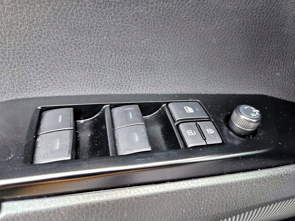 Used 2025 Toyota Camry LE image 32