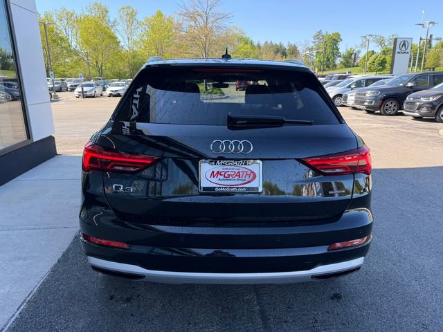 Used 2020 Audi Q3 2.0T Premium w/ Convenience Package AWD/4WD image 3
