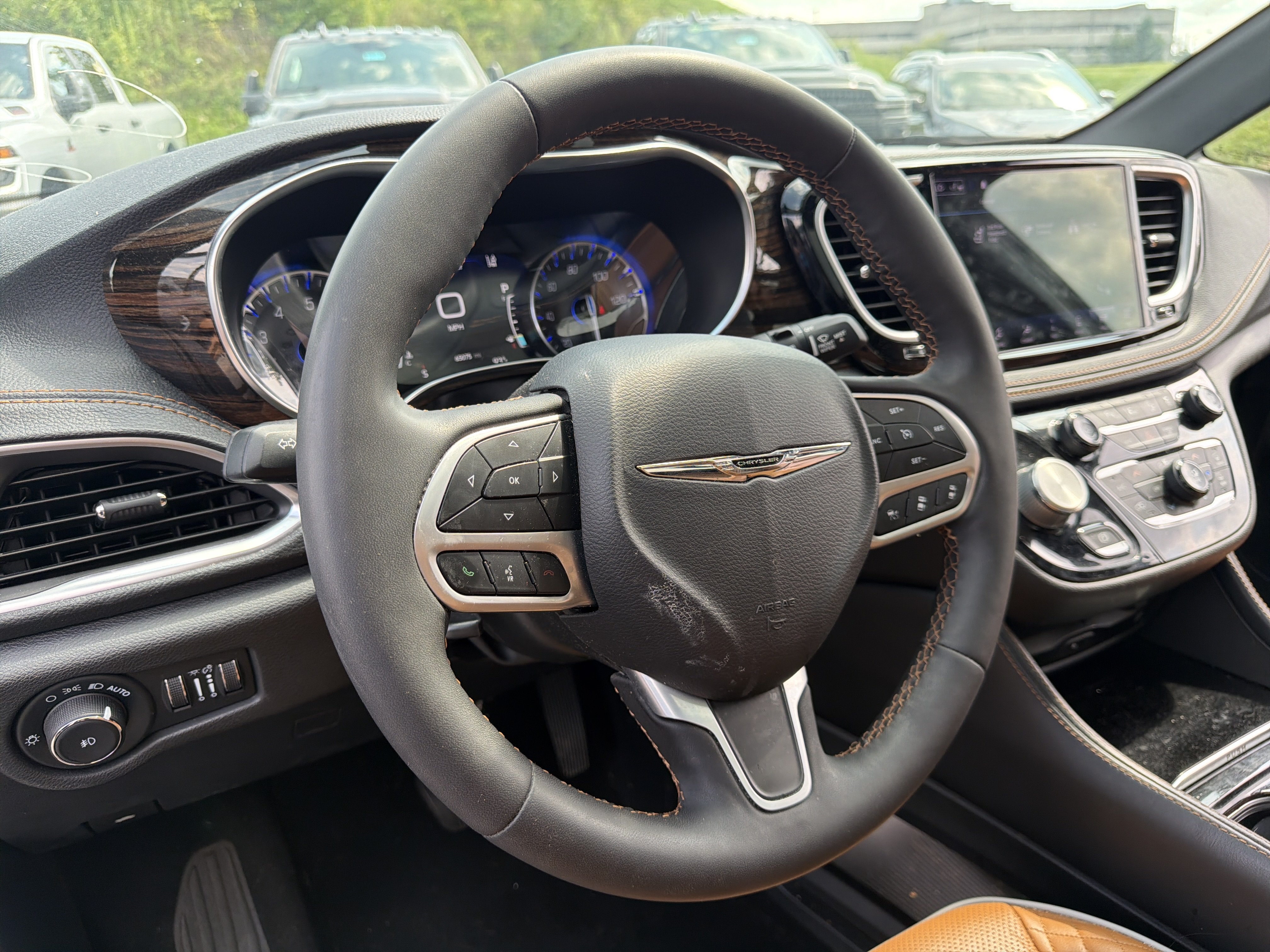 Used 2022 Chrysler Pacifica Pinnacle AWD/4WD image 18