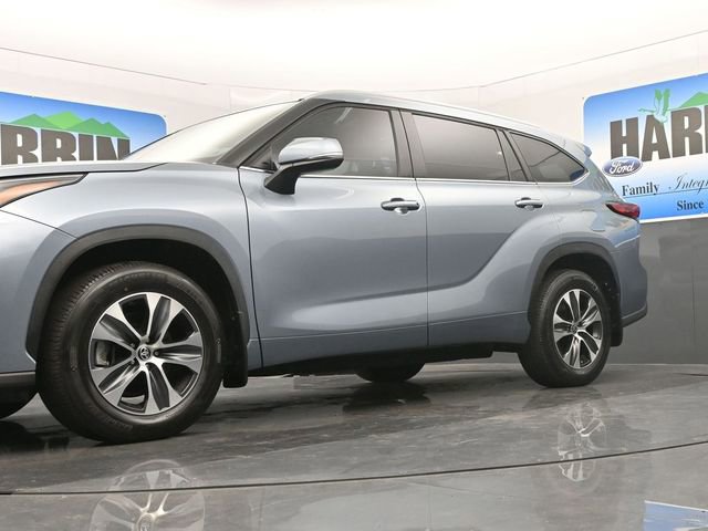 Used 2023 Toyota Highlander XLE image 22