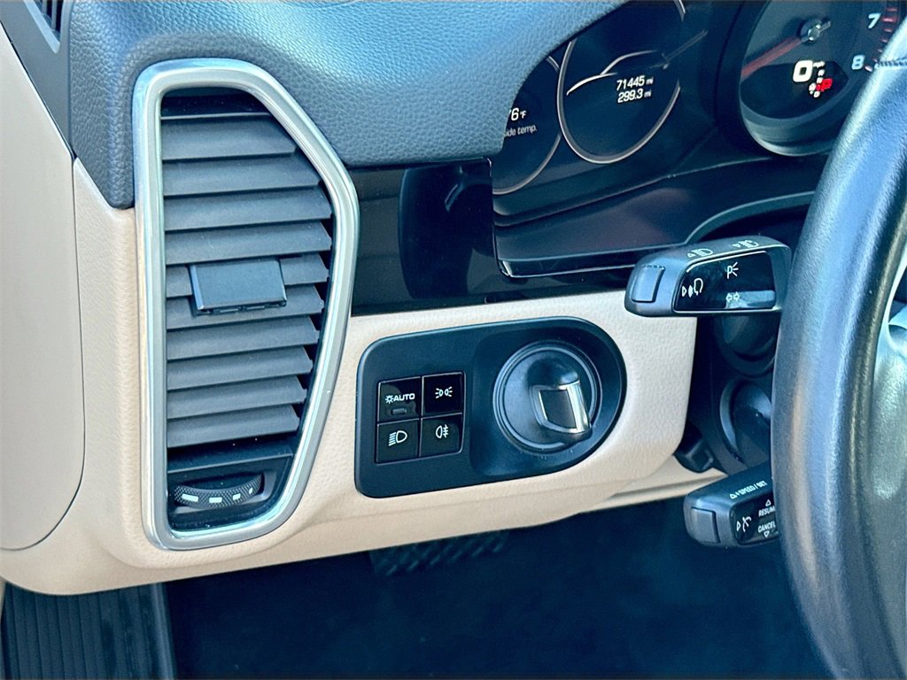Used 2020 Porsche Cayenne image 11