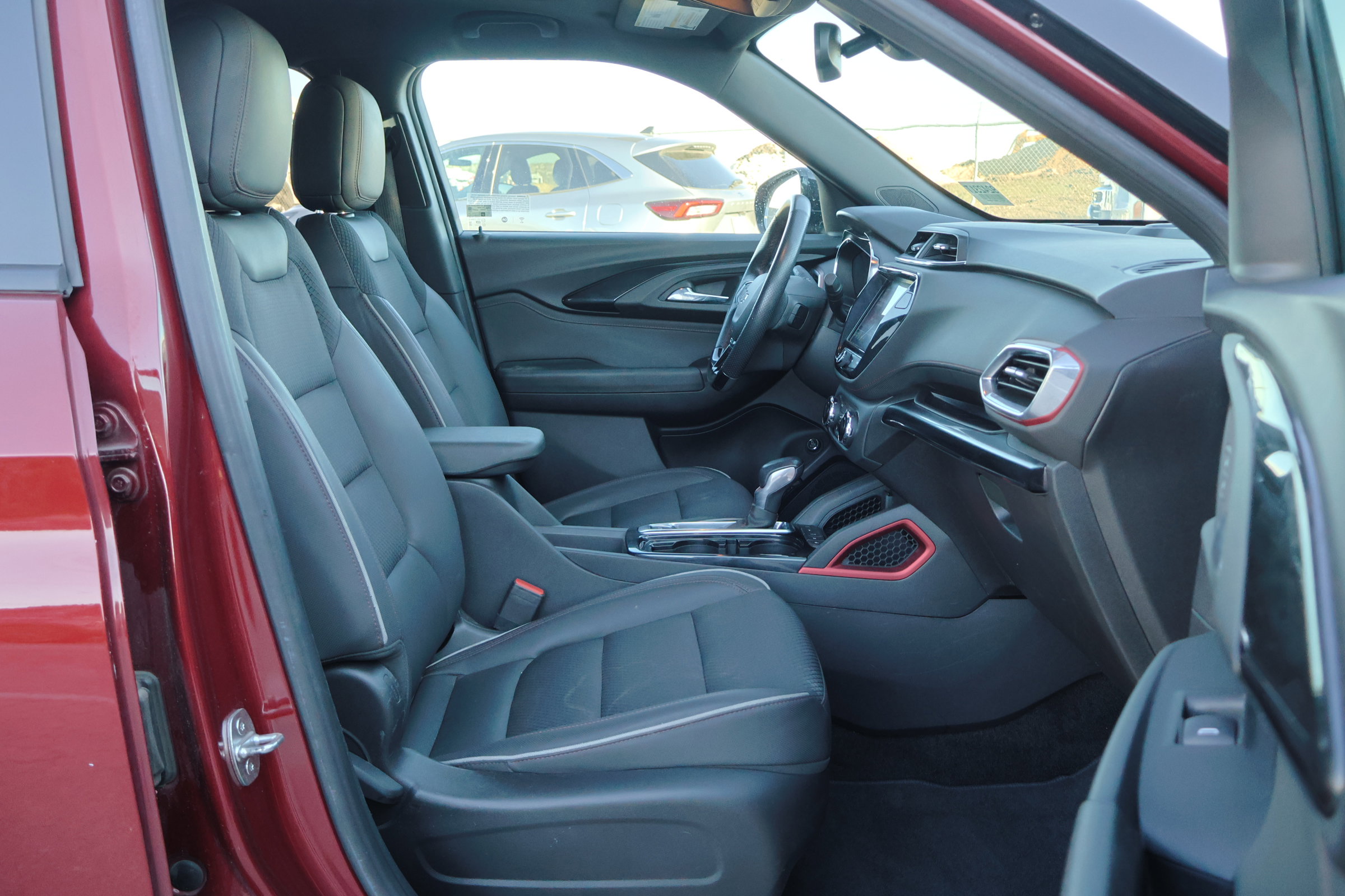 Used 2022 Chevrolet TrailBlazer RS w/ Sun and Liftgate Package image 47