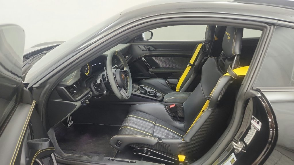 Used 2025 Porsche 911 GT3 RS RWD image 36