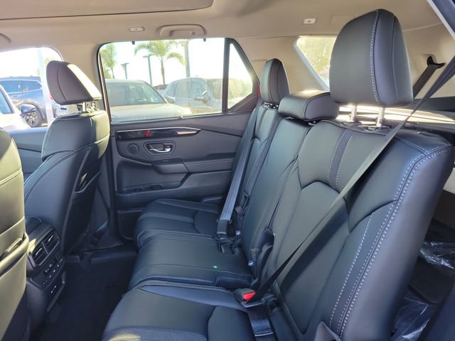 New 2025 Honda Pilot Touring image 13