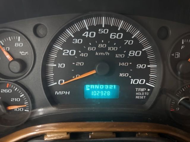 Used 2003 Chevrolet Express 1500 w/ Preferred Equipment Group 4 RWD image 28