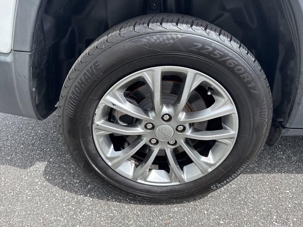 Used 2021 Jeep Cherokee Latitude Lux w/ Sun & Sound Group image 9