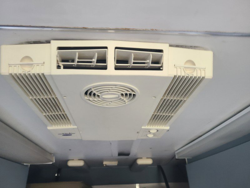 Used 1999 Ford E-450 and Econoline 450 image 26