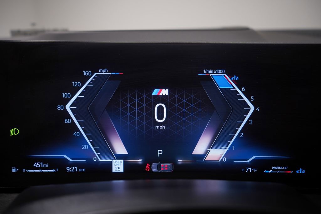 Used 2025 BMW X7 xDrive40i w/ M Sport Package image 23