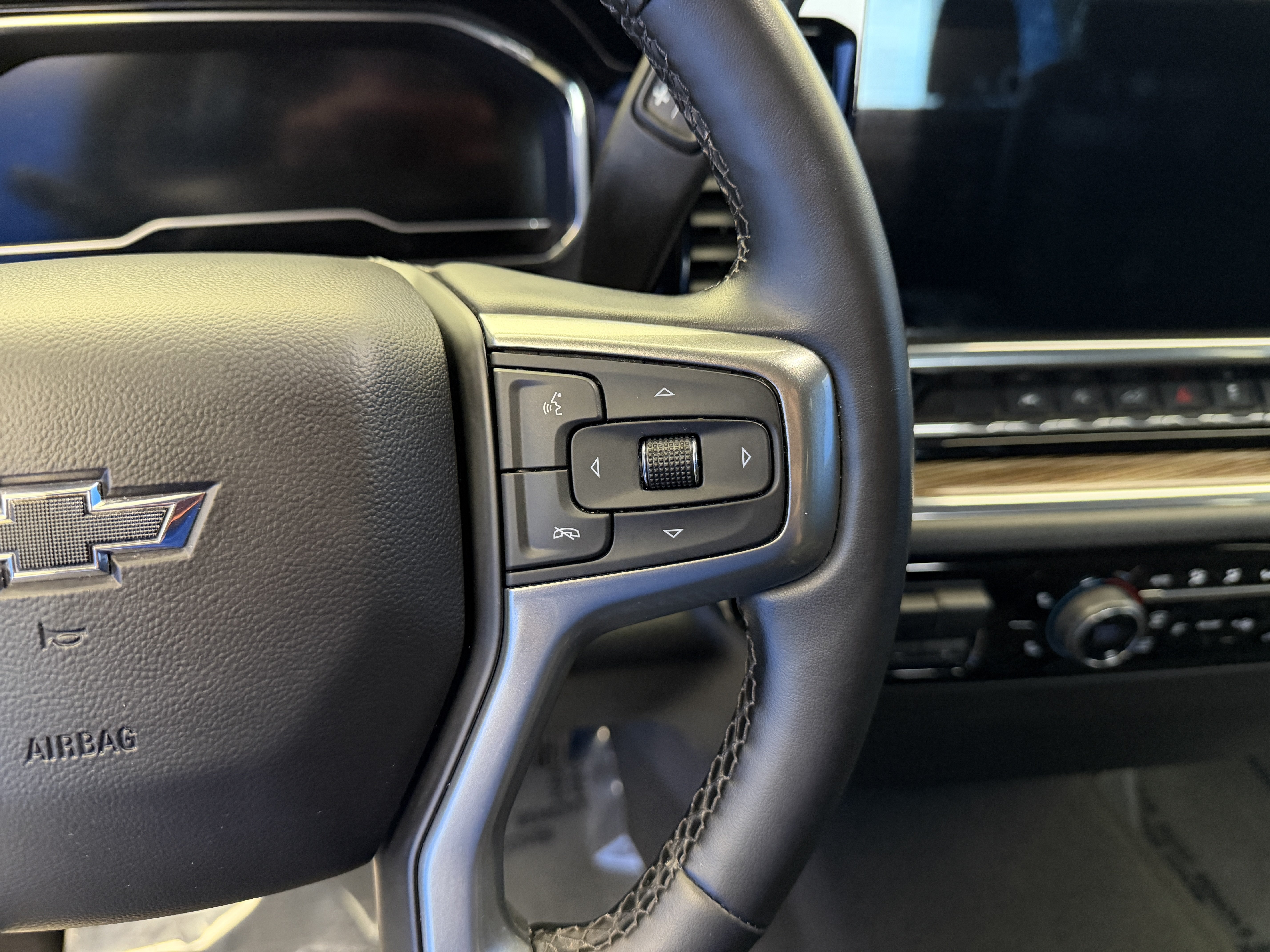Used 2023 Chevrolet Silverado 1500 RST AWD/4WD image 18