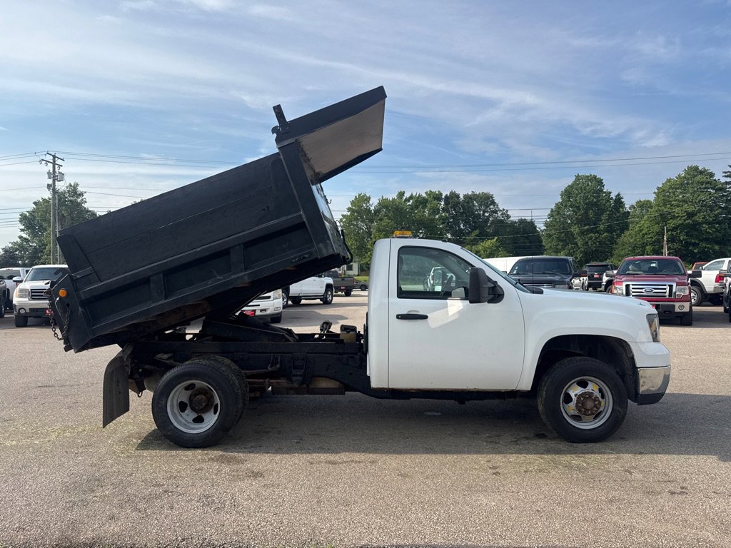Used 2009 GMC Sierra 3500 W/T w/ Snow Plow Prep Package image 5