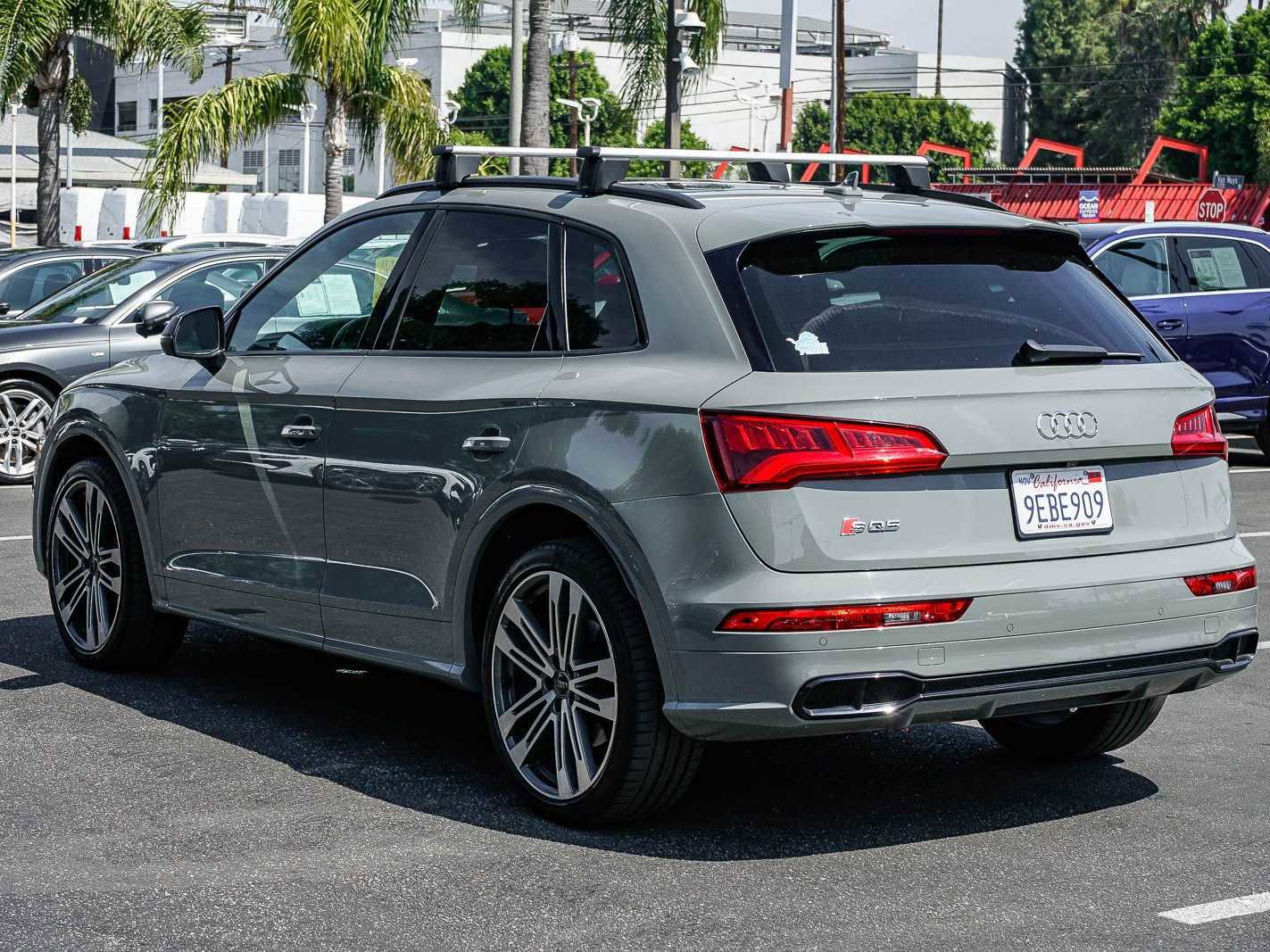 Used 2019 Audi SQ5 Premium Plus w/ Premium Plus Package image 2