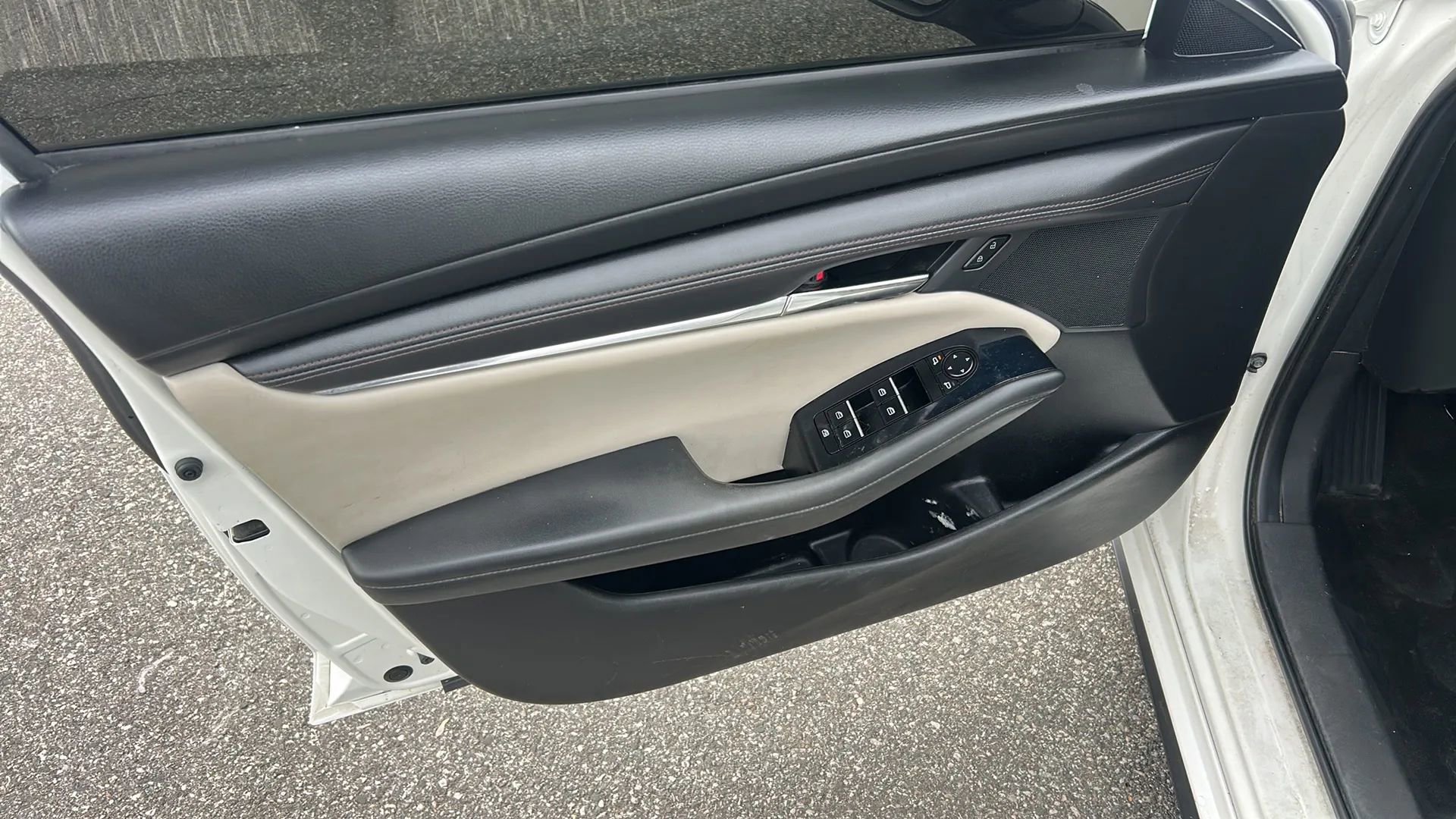 Used 2019 MAZDA MAZDA3 AWD Sedan w/ Select Package image 9