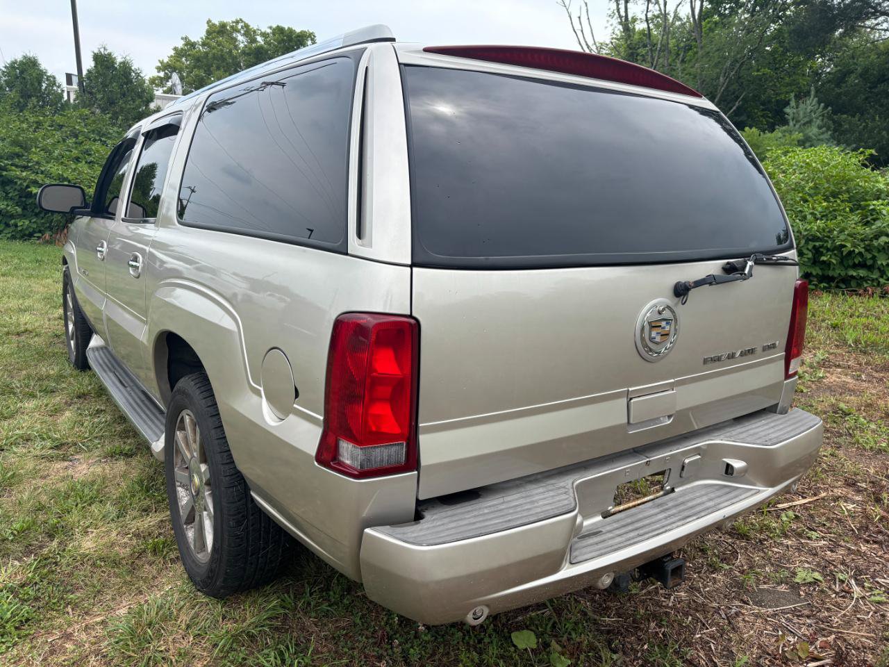 Used 2004 Cadillac Escalade ESV AWD image 7
