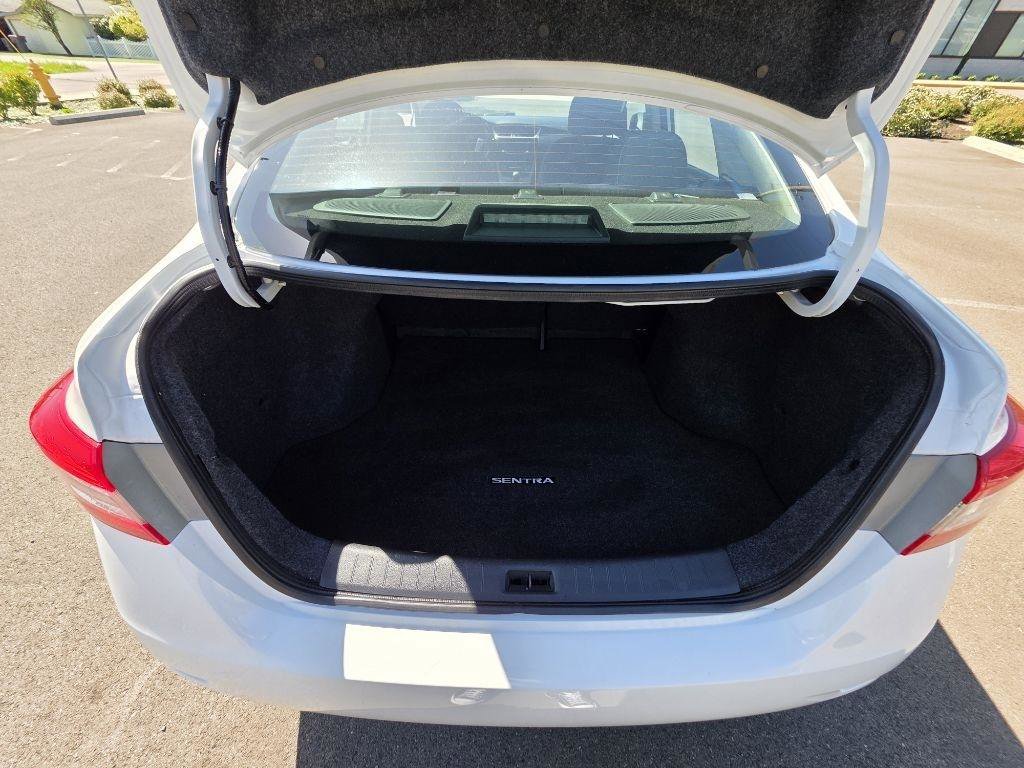 Used 2015 Nissan Sentra SV FWD image 19