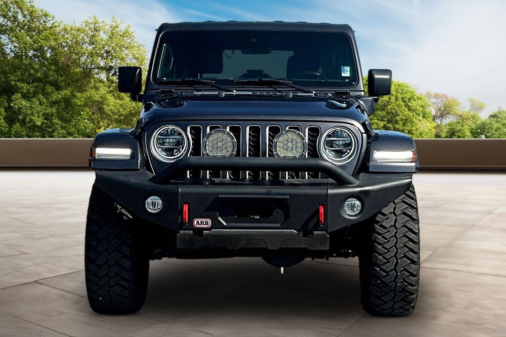 Used 2021 Jeep Wrangler Unlimited Sahara w/ Cold Weather Group AWD/4WD image 3