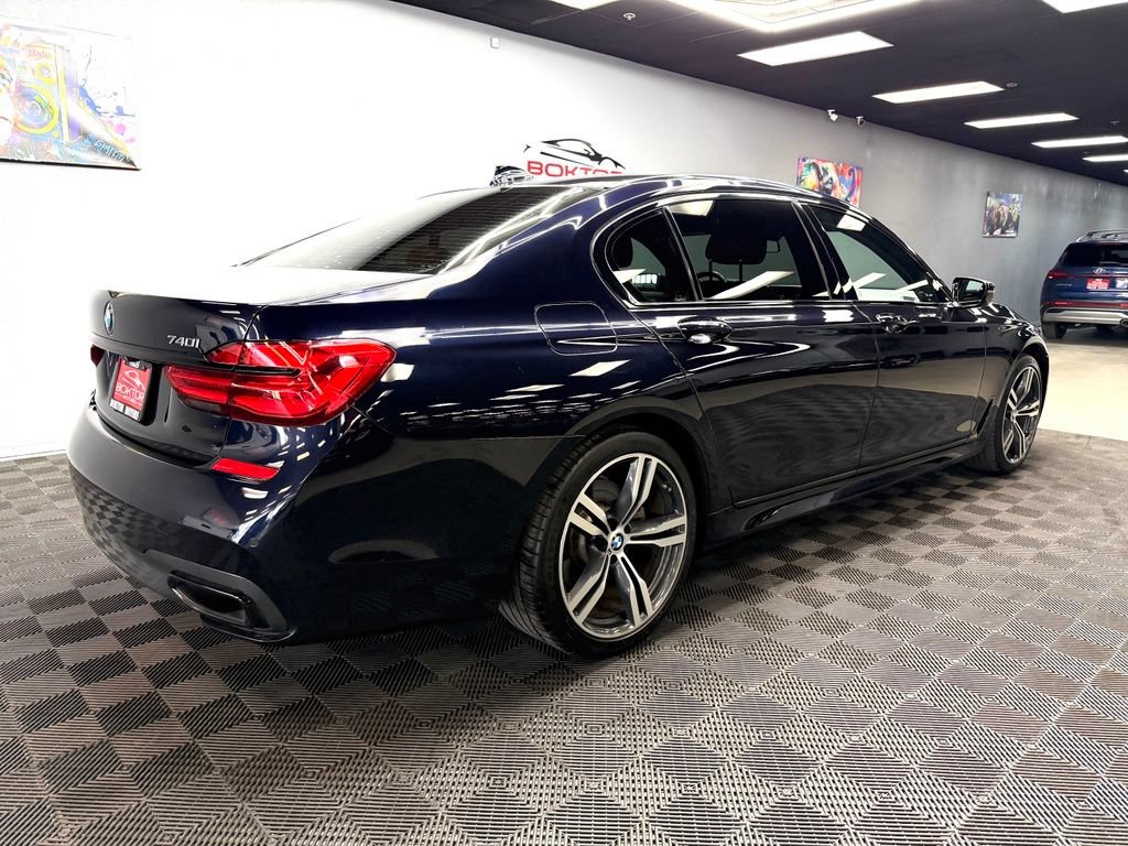 Used 2019 BMW 740i w/ M Sport Package RWD image 15