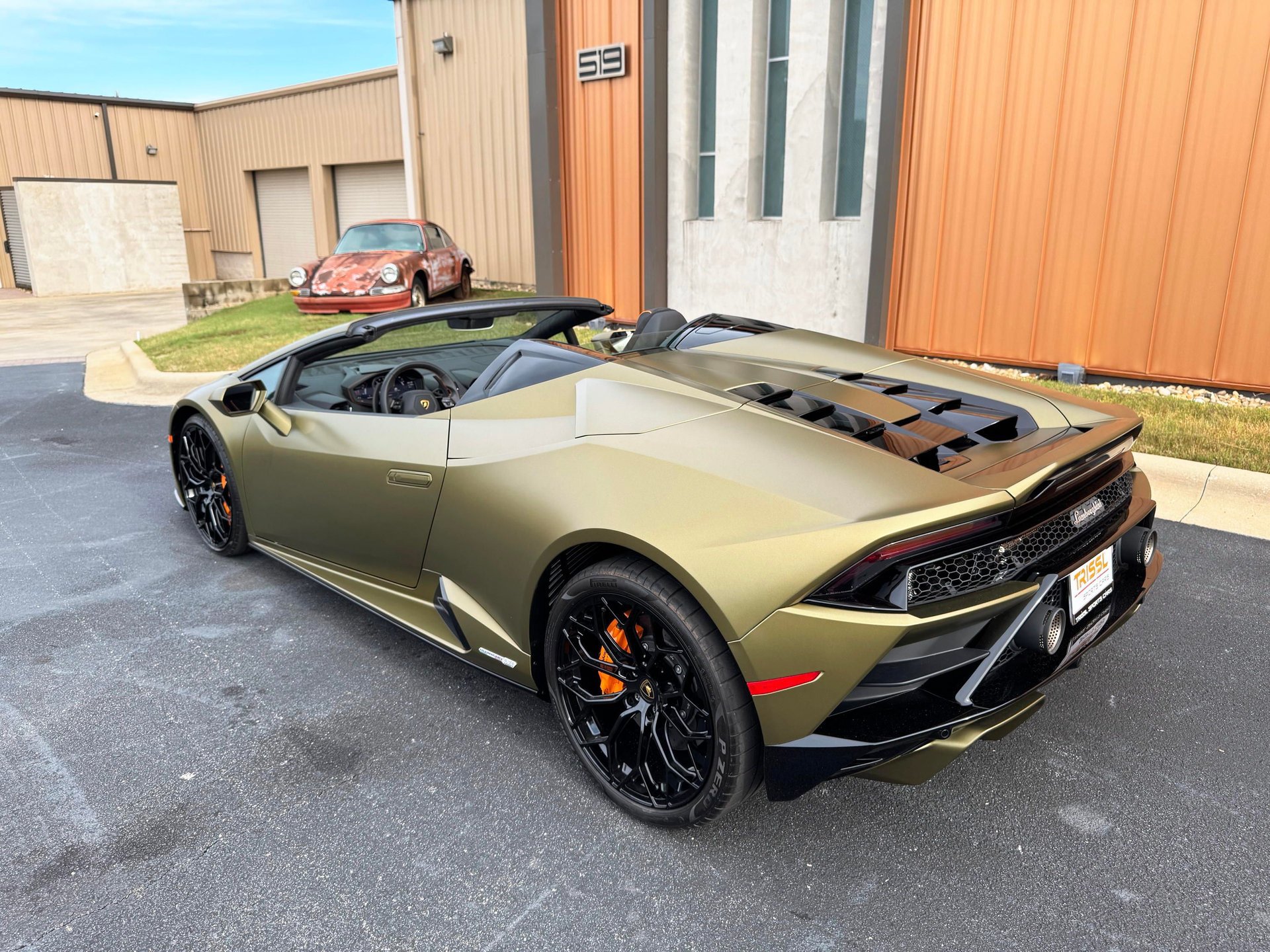 Used 2023 Lamborghini Huracan EVO RWD image 16