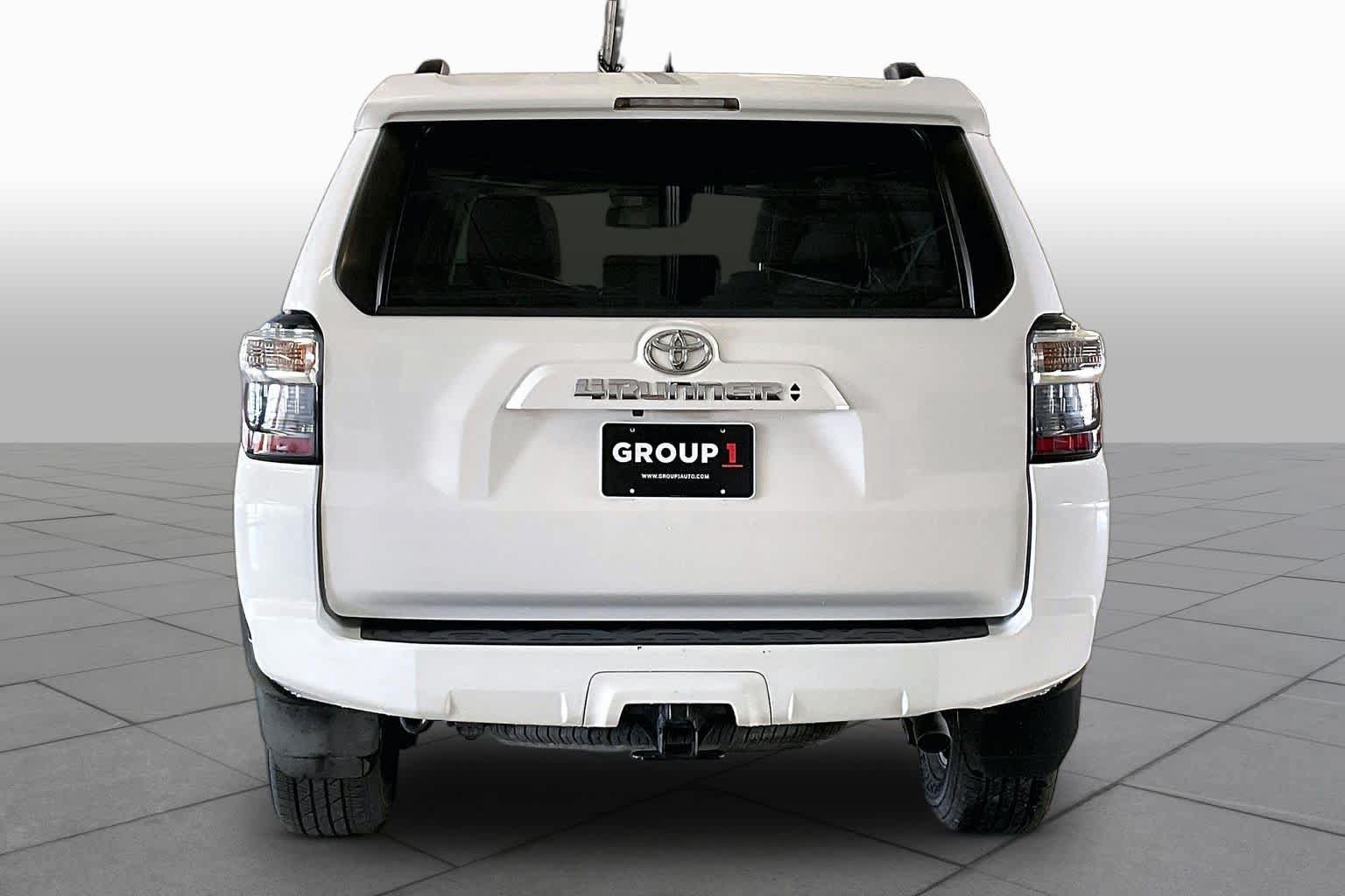 Used 2020 Toyota 4Runner SR5 Premium RWD image 4