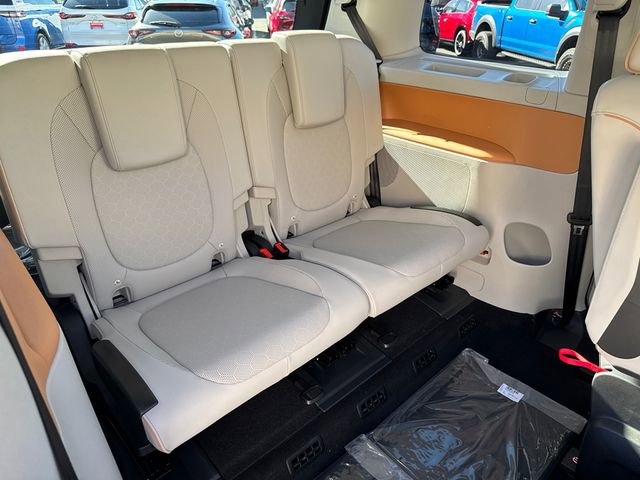 New 2025 Volkswagen ID. Buzz 1st Edition image 25