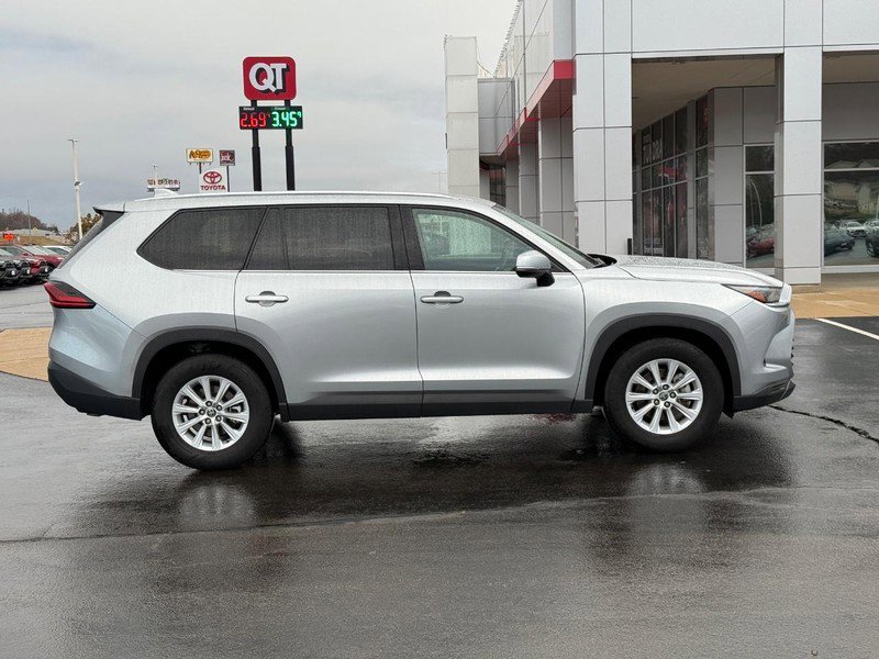 Certified 2025 Toyota Grand Highlander AWD image 2