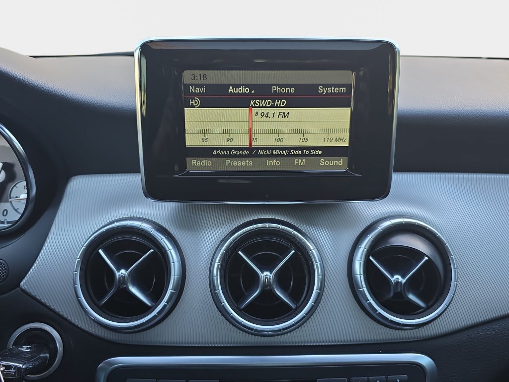 Used 2014 Mercedes-Benz CLA 250 image 23