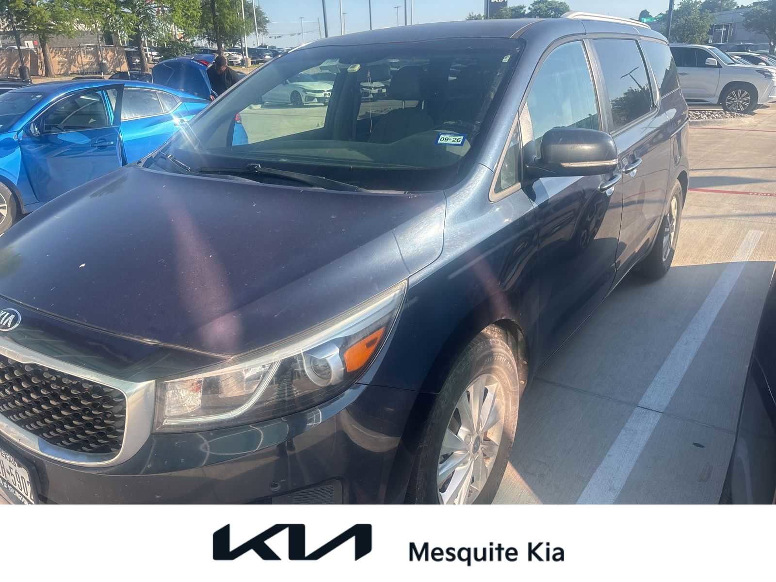 Used 2017 Kia Sedona LX w/ LX Essentials Premium Package FWD image 1