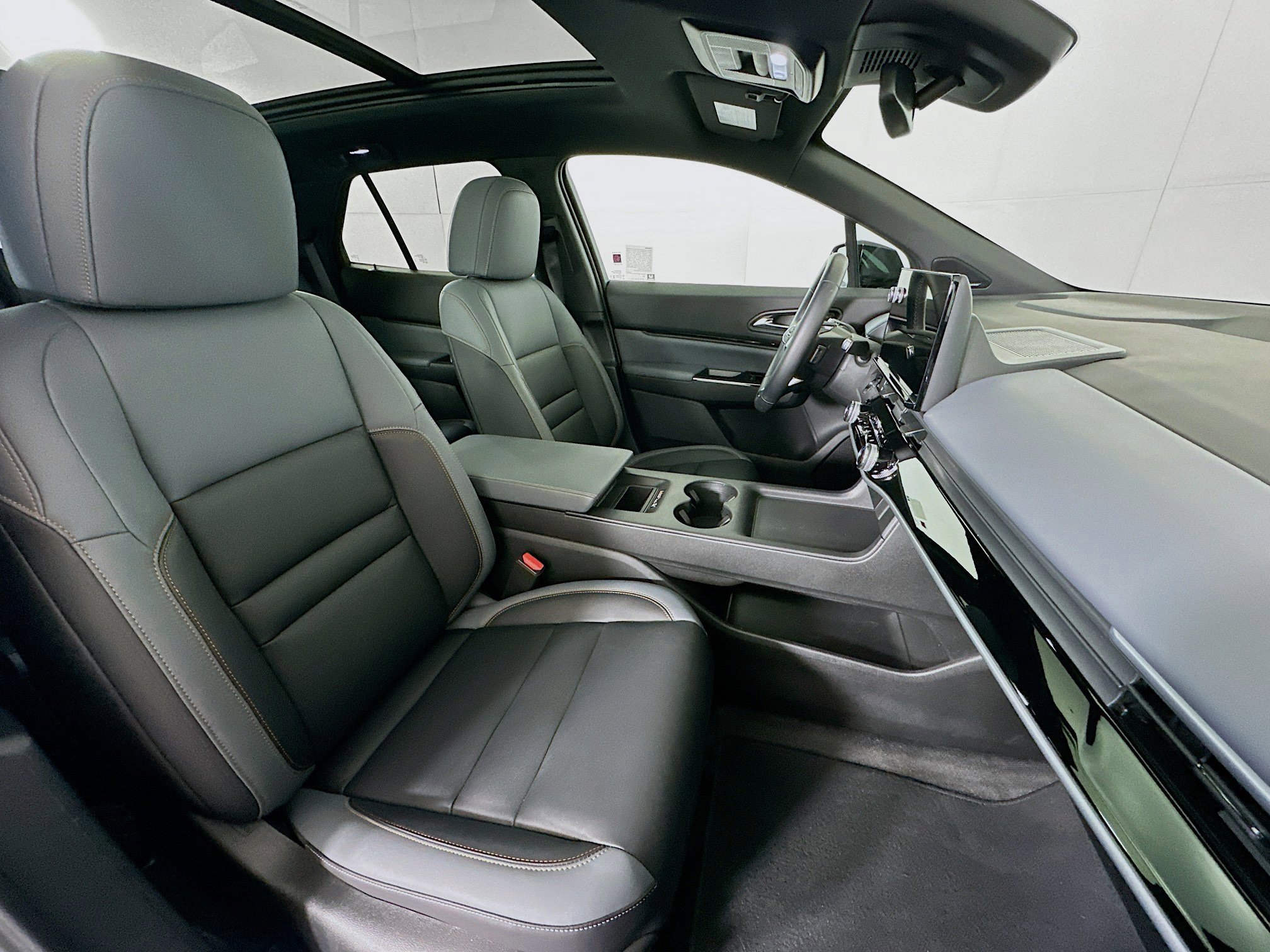 Used 2025 Honda Prologue Touring image 32