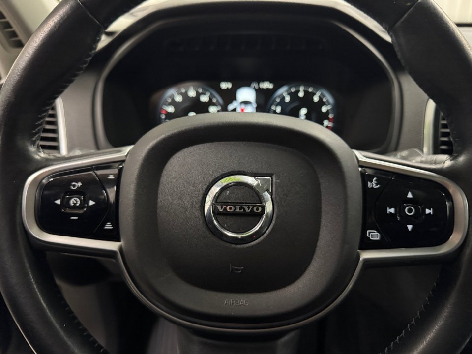 Used 2017 Volvo XC90 T5 Momentum w/ Vision Package FWD image 37