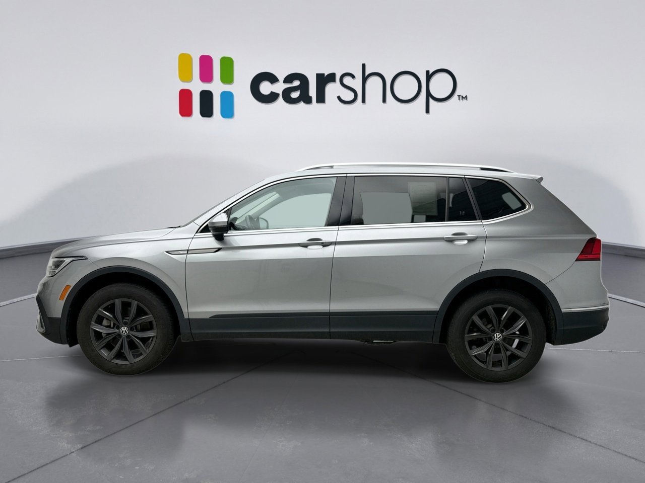 Used 2022 Volkswagen Tiguan SE AWD/4WD image 2