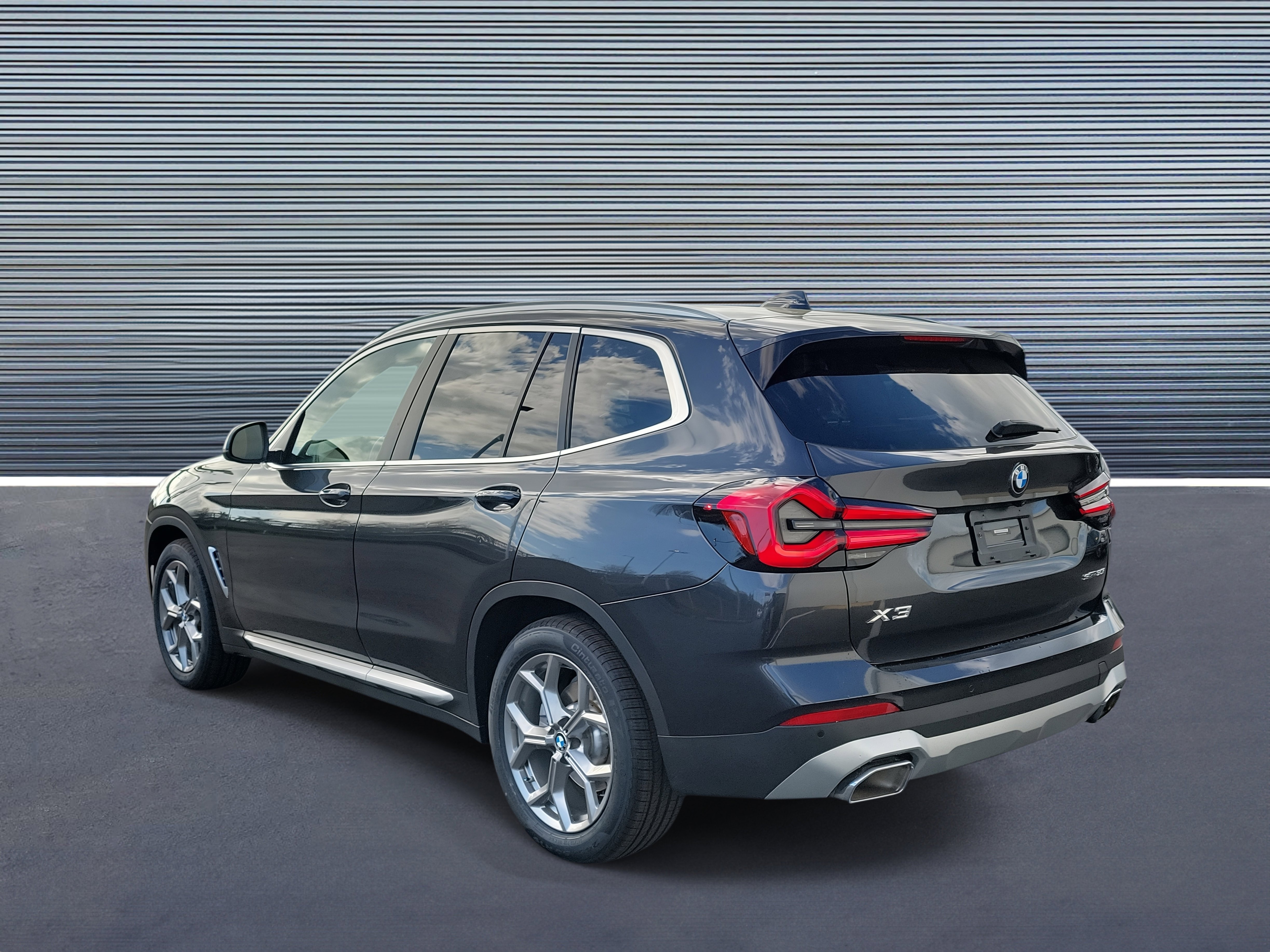 Used 2023 BMW X3 sDrive30i w/ Premium Package image 4