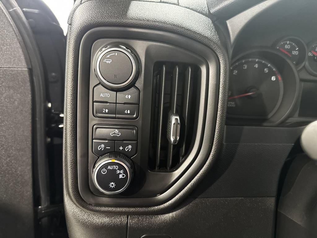 Used 2022 Chevrolet Silverado 1500 Custom Trail Boss w/ LPO, Dark Essentials Package AWD/4WD image 37
