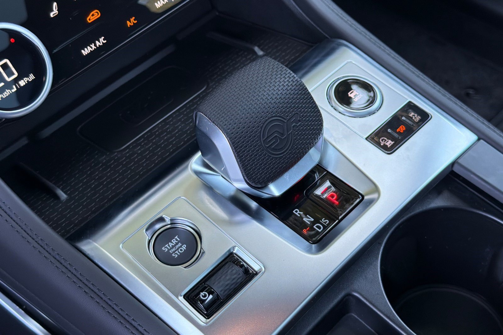 New 2026 Jaguar F-PACE SVR 575 Edition AWD/4WD image 16