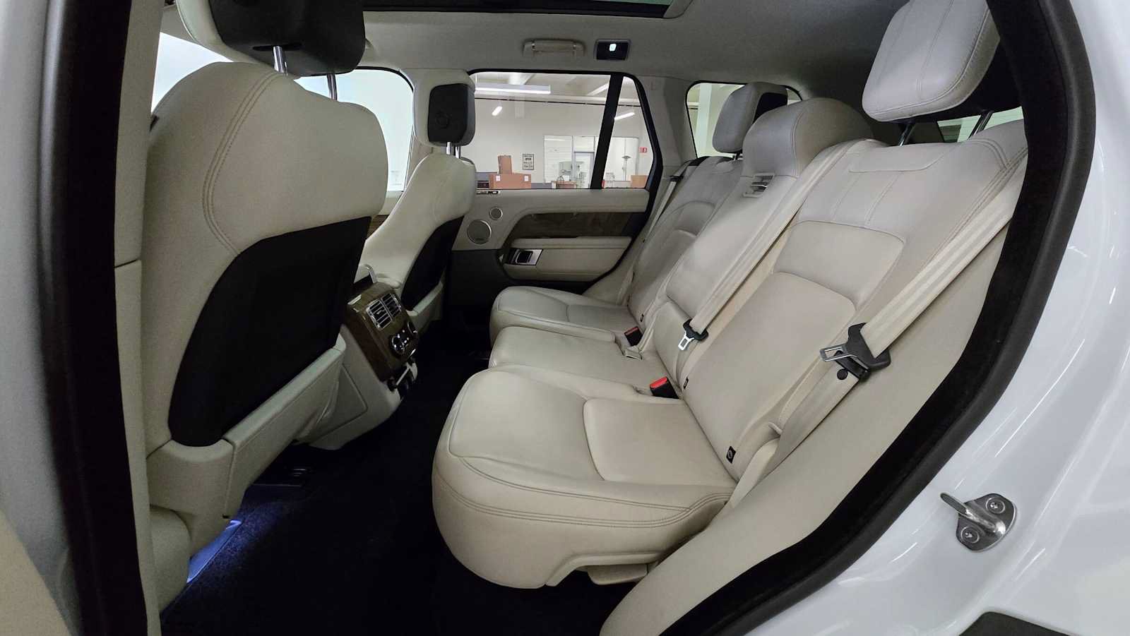 Used 2019 Land Rover Range Rover AWD/4WD image 14