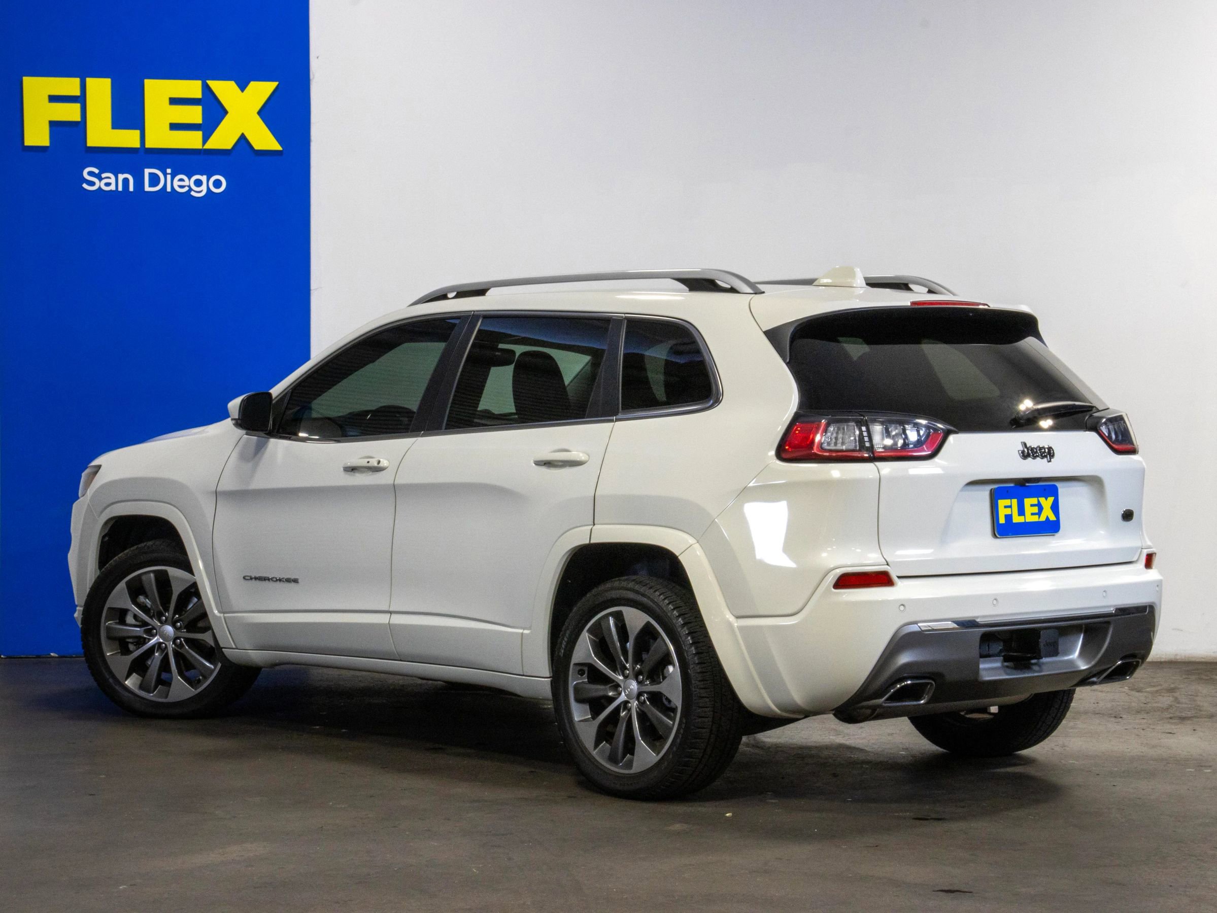 Used 2019 Jeep Cherokee Overland w/ Trailer Tow Group image 3