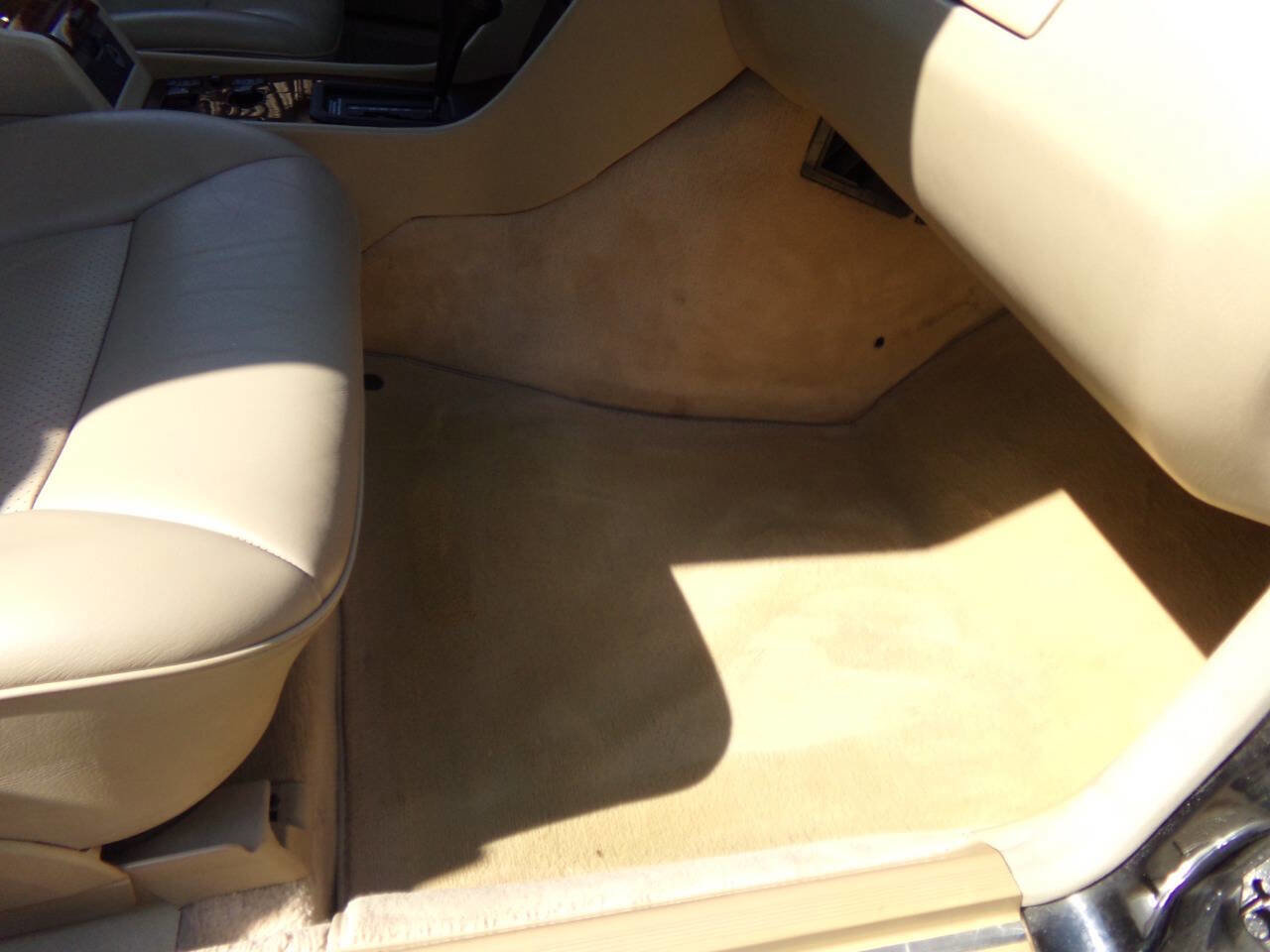 Used 1994 Mercedes-Benz E 320 Convertible image 54