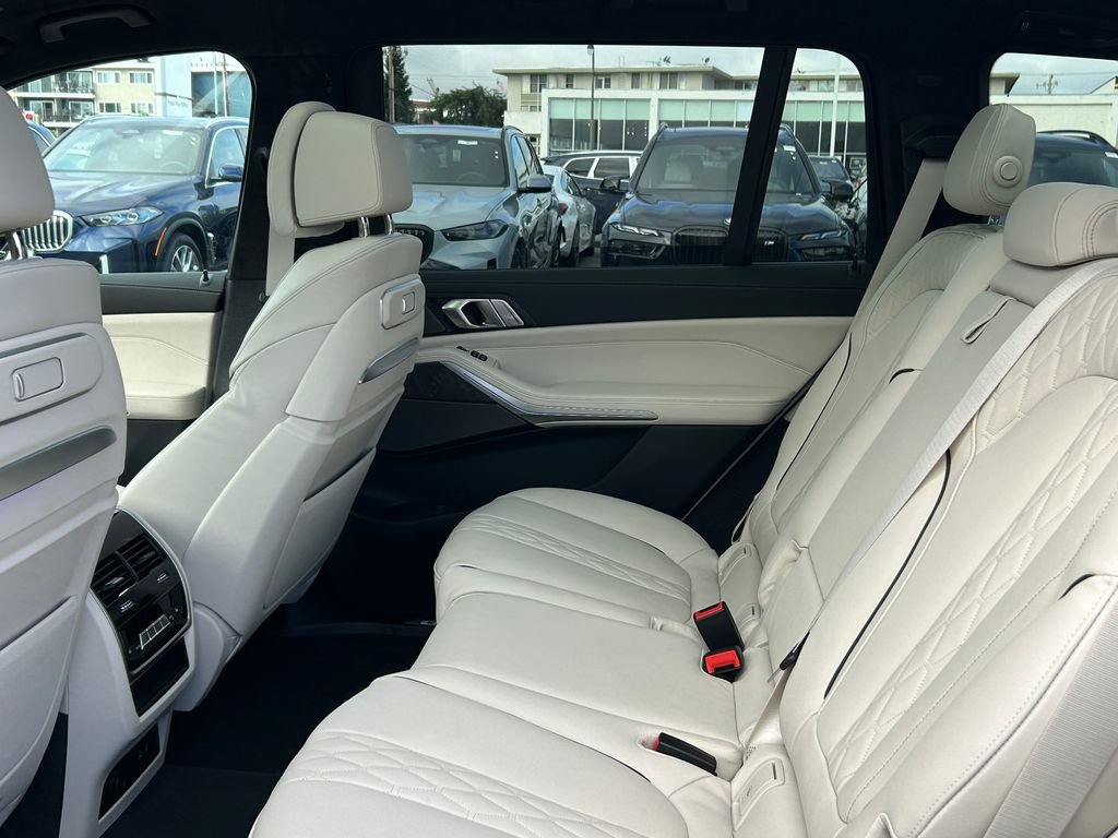 Used 2026 BMW X7 M60i AWD/4WD image 30
