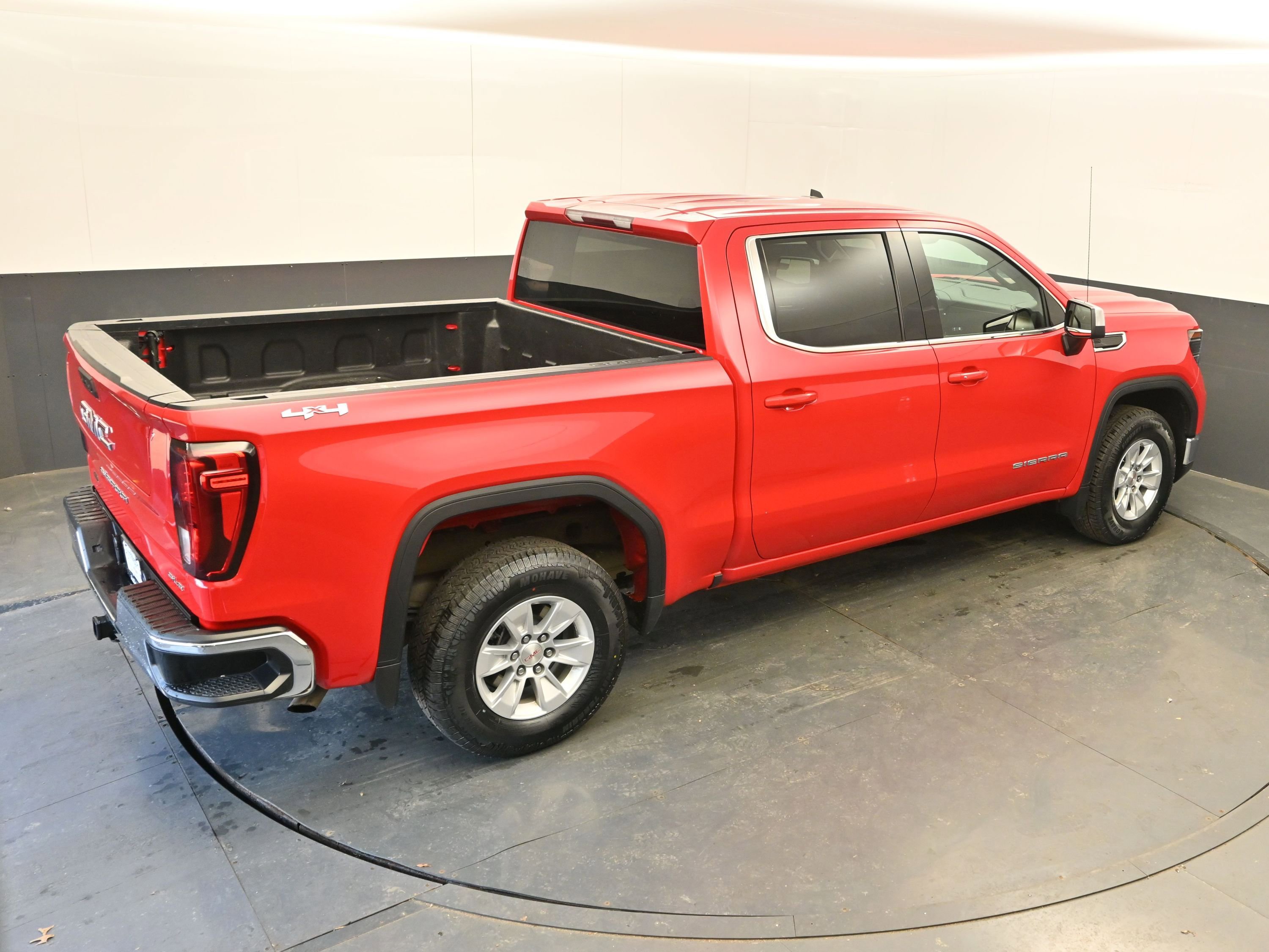 Used 2024 GMC Sierra 1500 SLE image 38